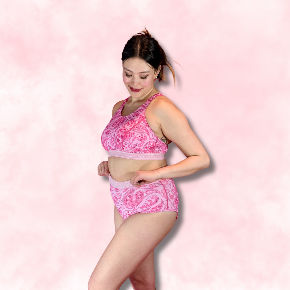 Classic T-Back Sports Bra 🌸🎀 Pink Paisley 🌸🎀